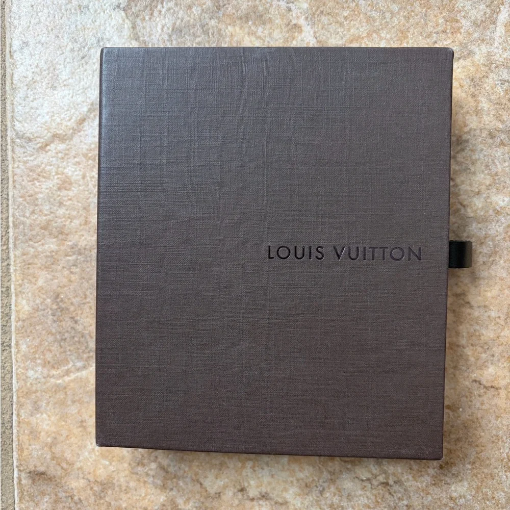 Louis Vuitton stamp says
